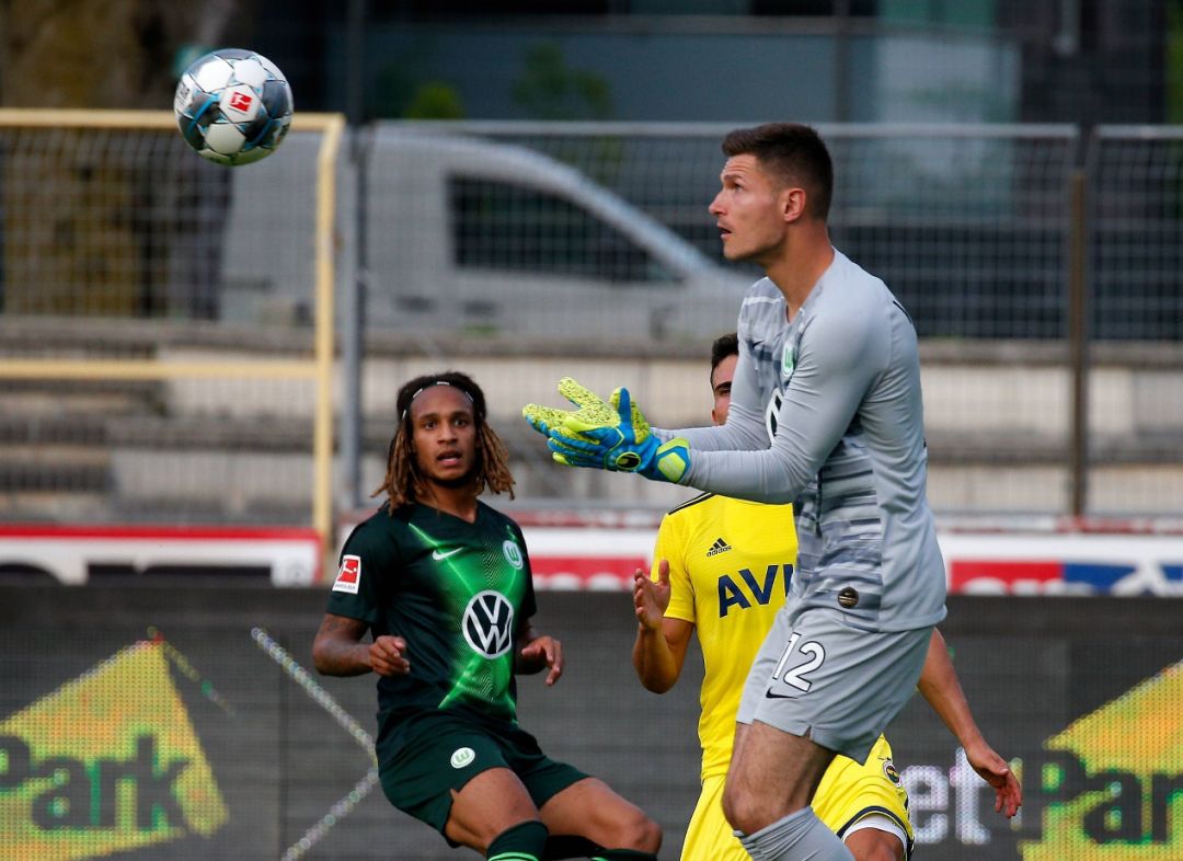 欧博官网-乌加特里斯本竞技中场搭档